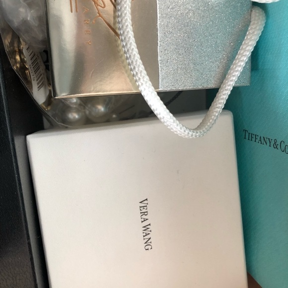 Vera Wang Body Luxury Powder Puff